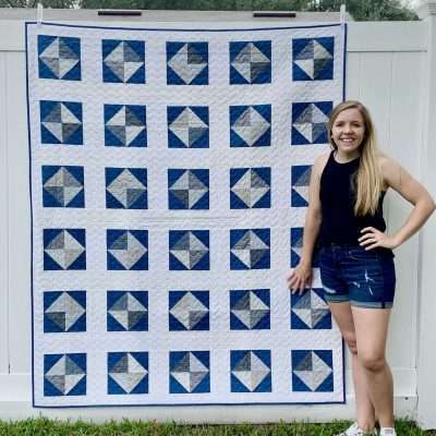 throw size solitaire quilt navy and white