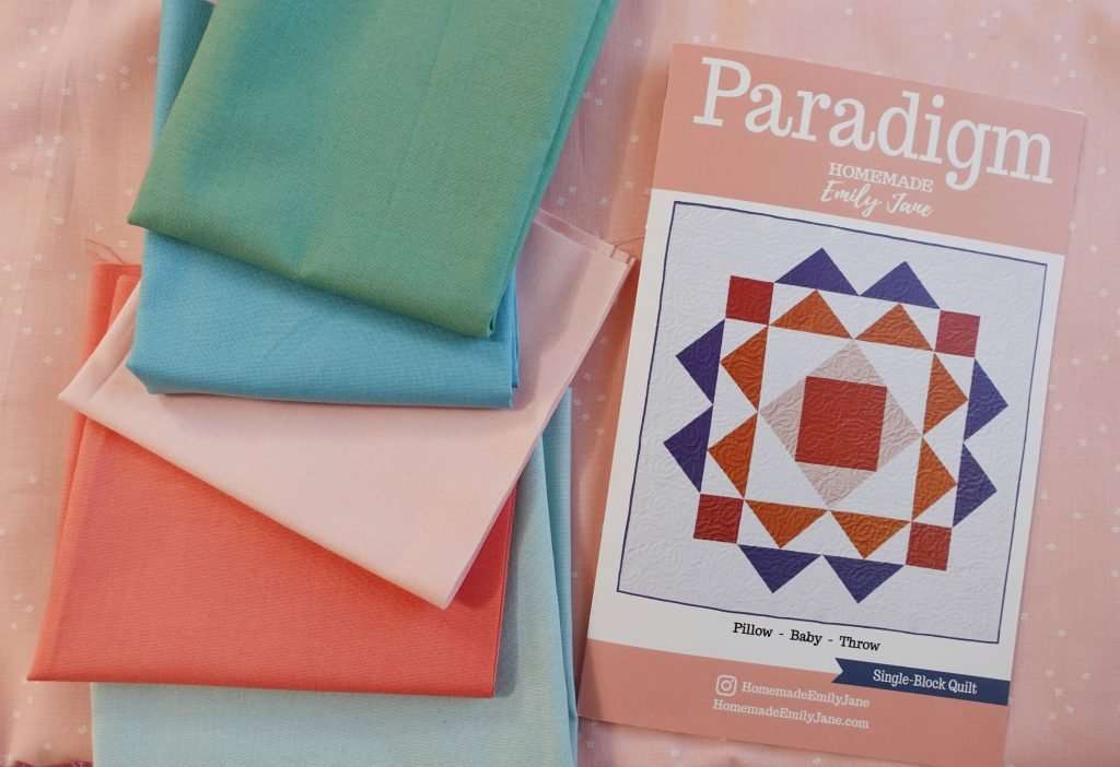 Paradigm pillow size Quilt turned into a tote bag Tutorial - make your own beach bag or grocery tote bag using the Paradigm Quilt Pattern by Homemade Emily Jane