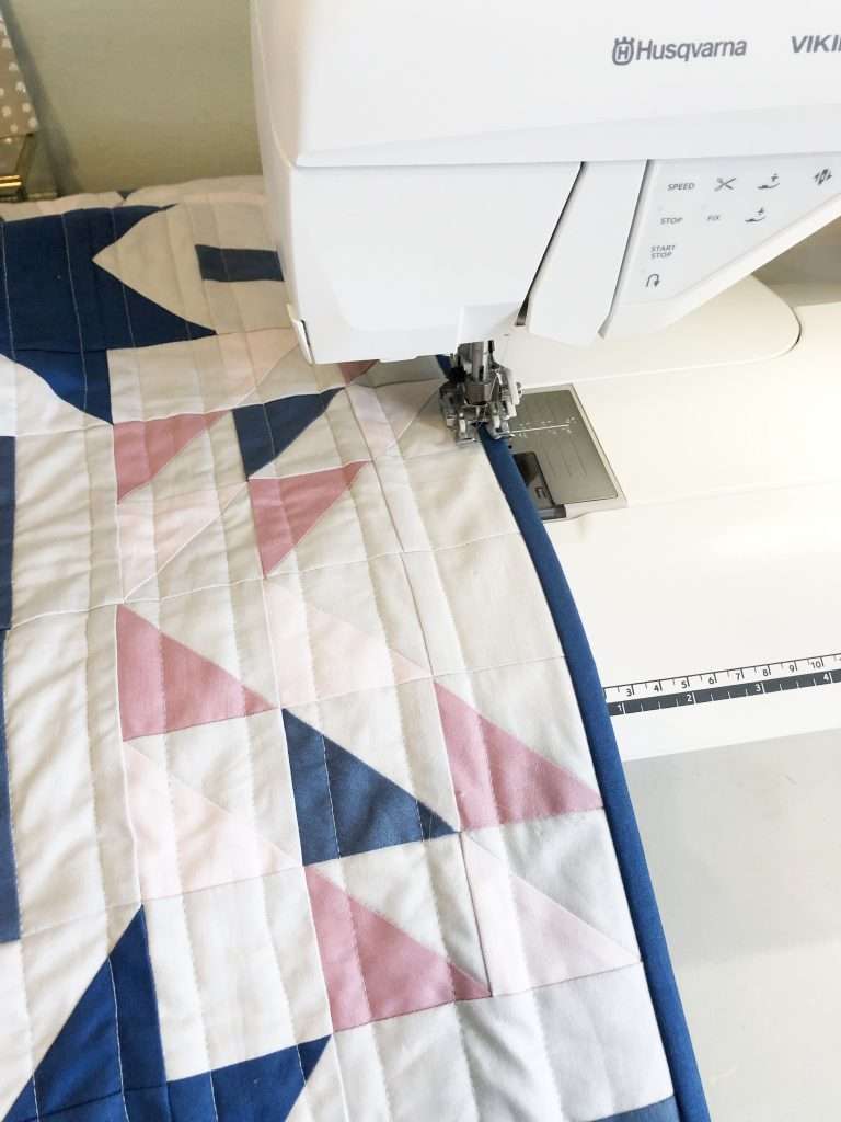 Quilt Binding with your Sewing machine, stitch in the ditch - homemadeemilyjane Learn how to make a Quilt