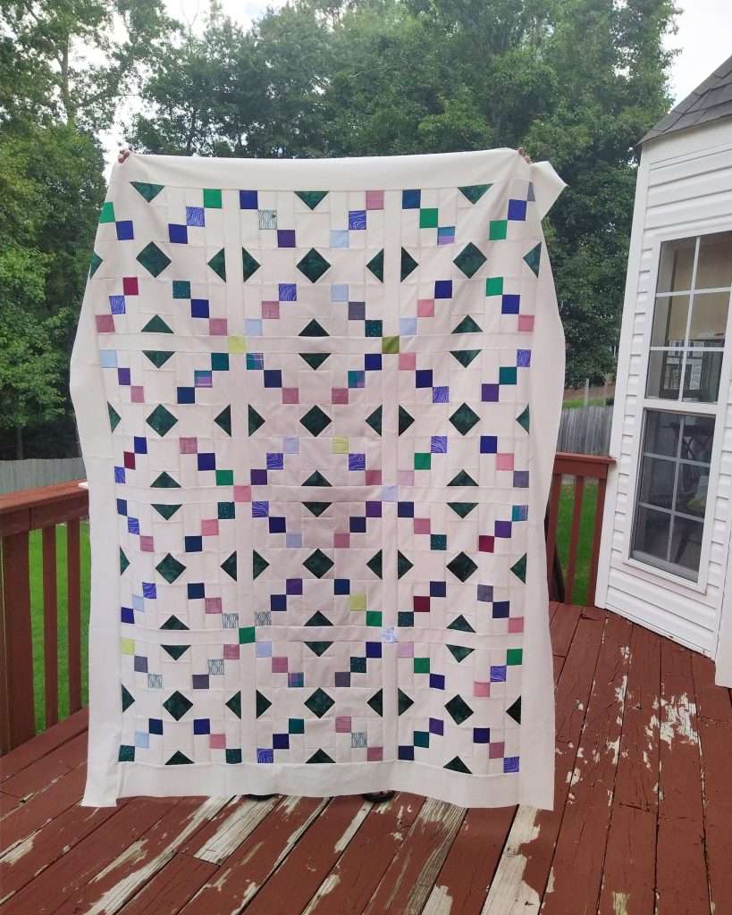 sample keystone quilt - a modern and scrappy quilt pattern