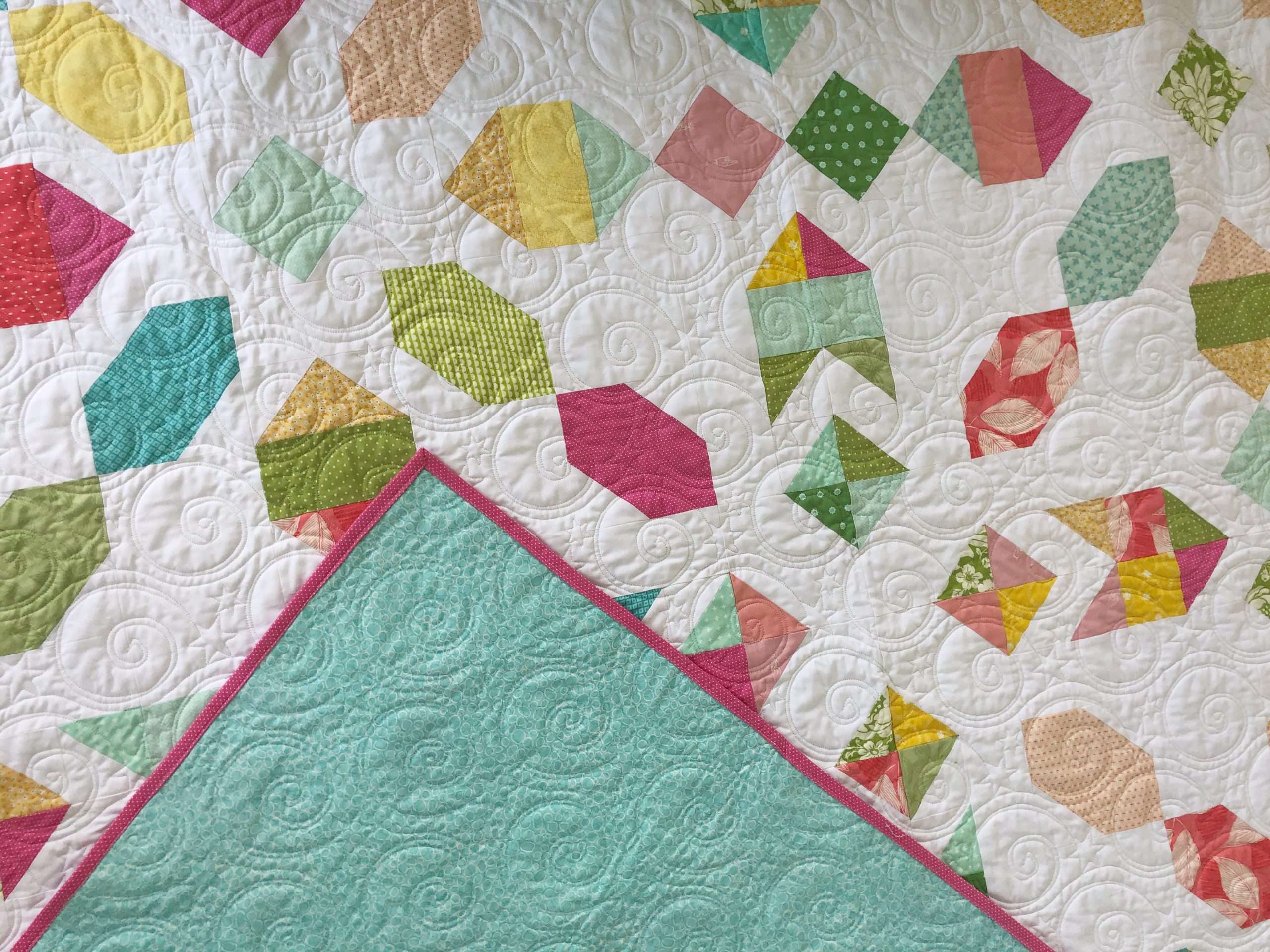 Scrappy Quilt Pattern, ways to use up fabric scraps, reduce waste while quilting