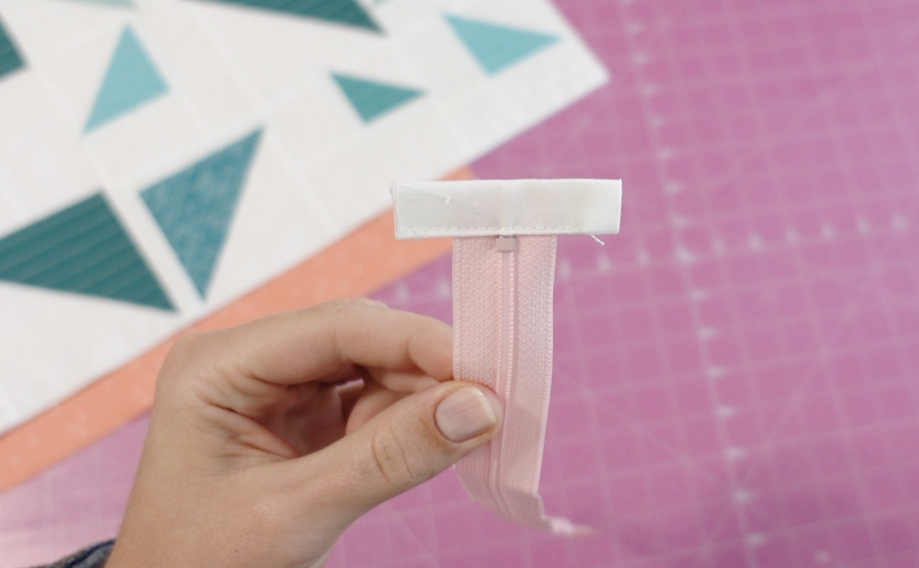 turn a mini quilt into a zipper pouch