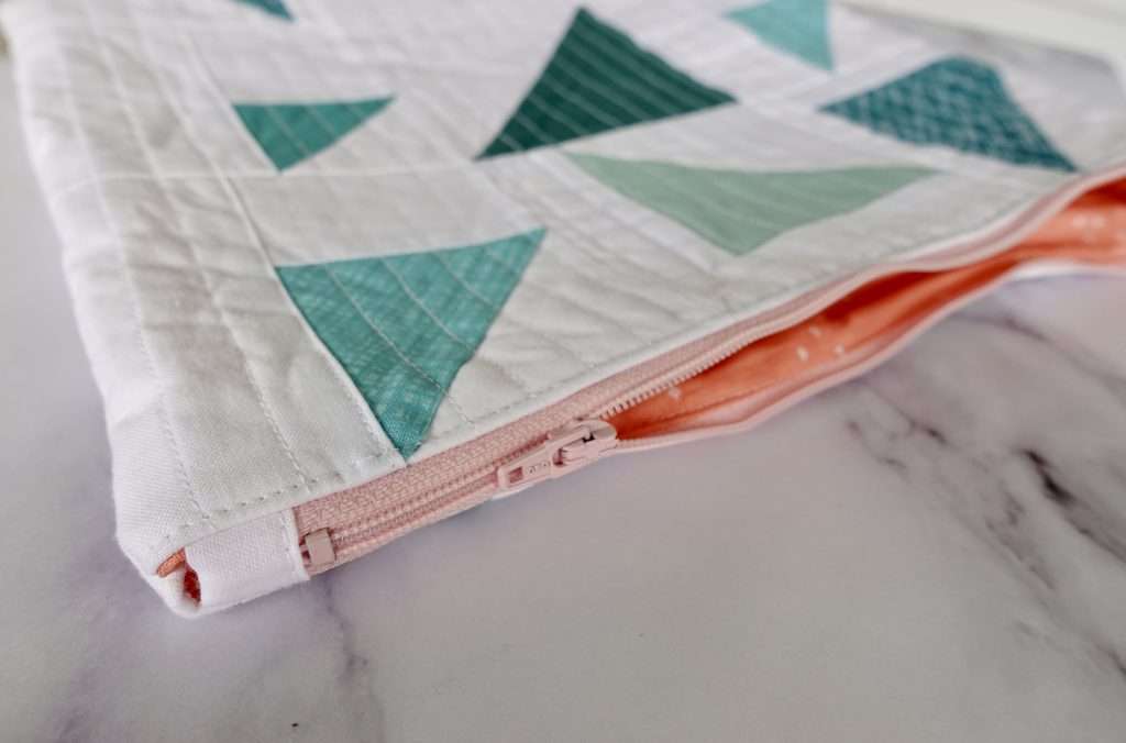 how to make a quilted zipper pouch 