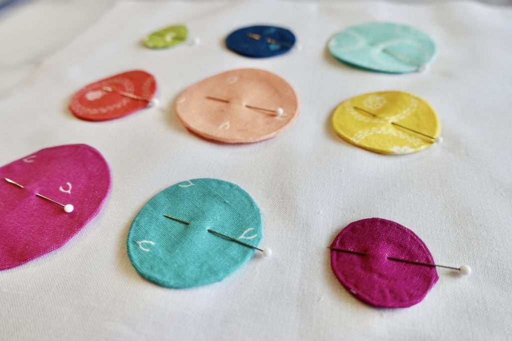 machine applique circles on small sewing project idea