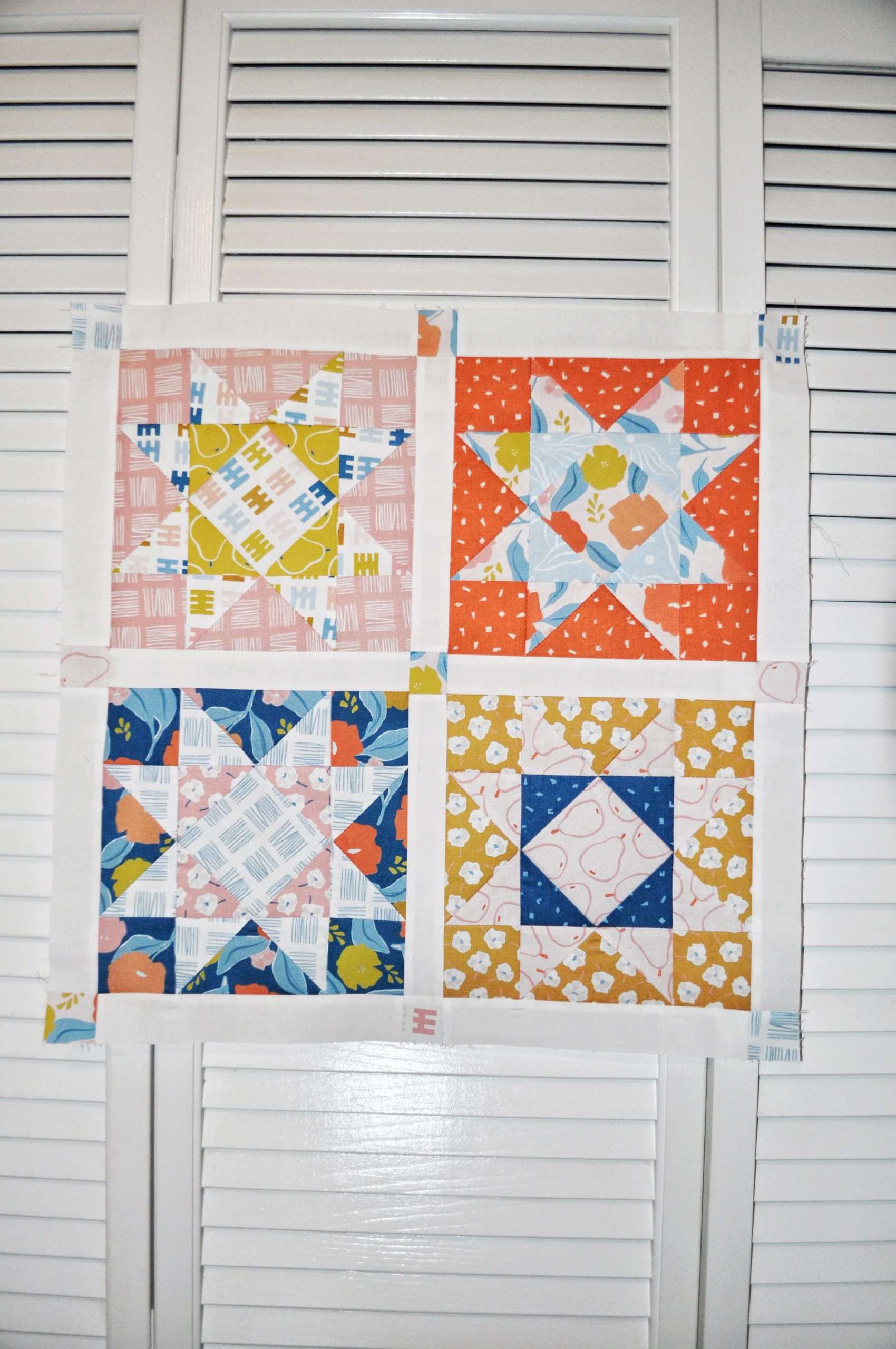 Modern Mini Quilts: The Ultimate Pillow/Wall-Hanging Duo